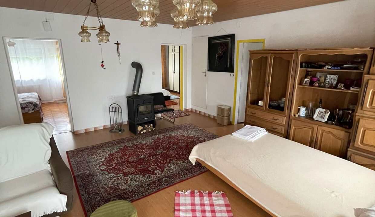 ddcb6209-6163-434b-9bff-cbcd58a5547e