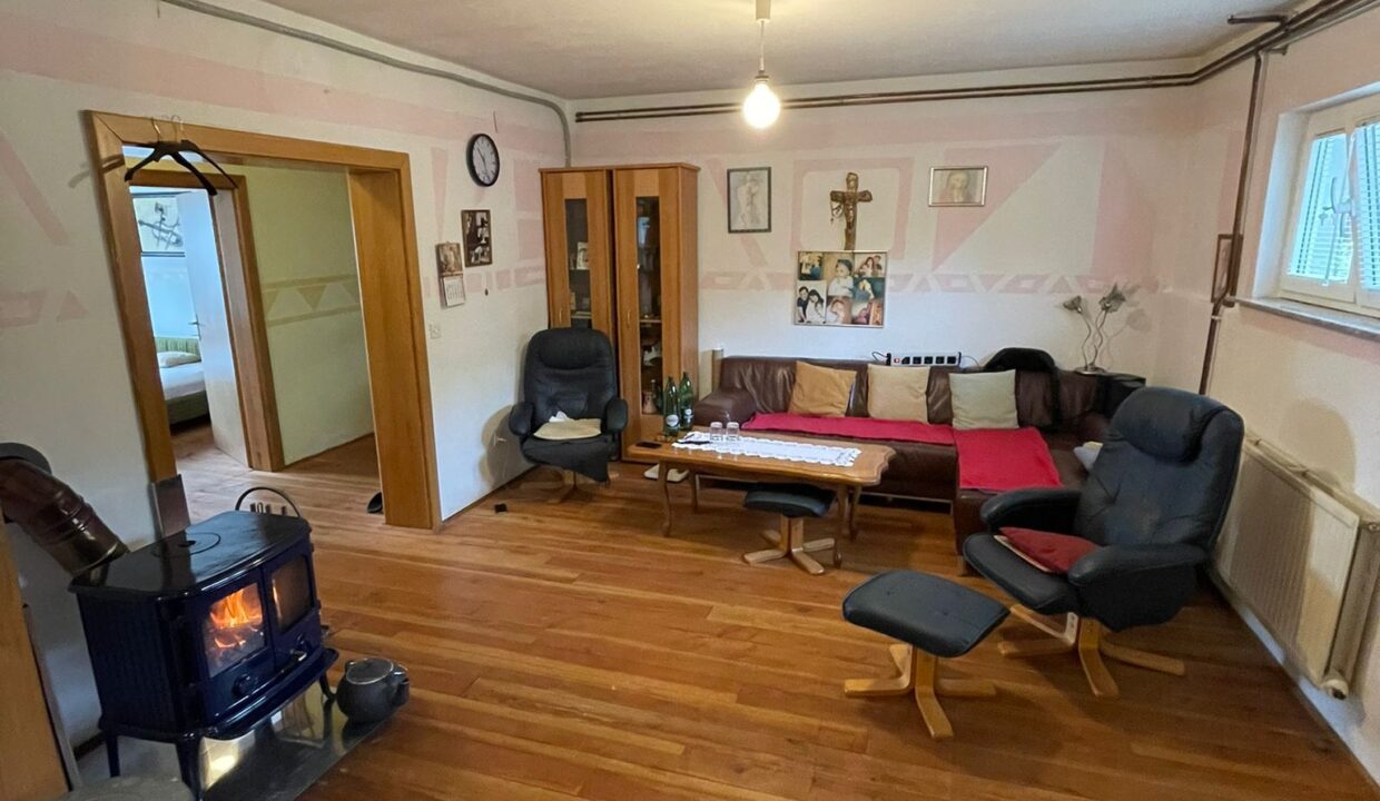 f4176c33-f2de-4e62-85c0-23c230ea98c9