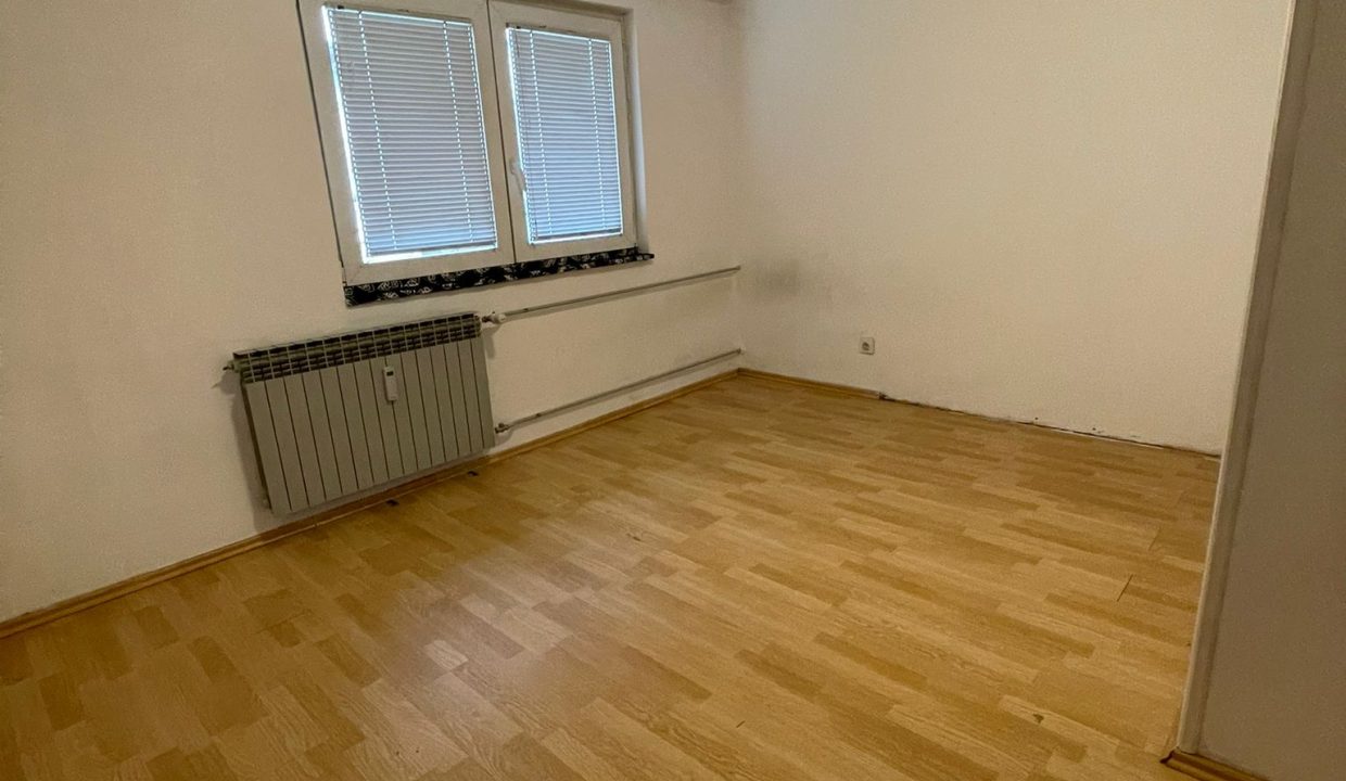 1836a7e2-cb08-41be-a563-2df494243904