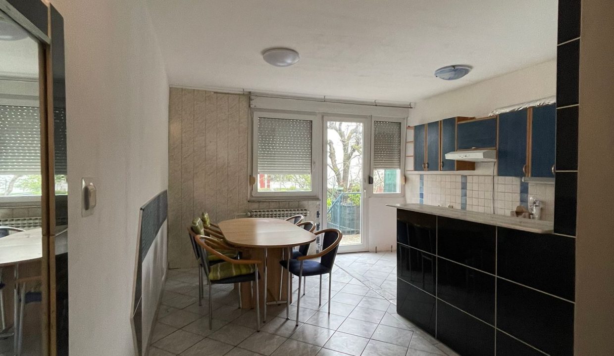 4ca79601-5c61-4c45-bfc5-4728b15ed7ab