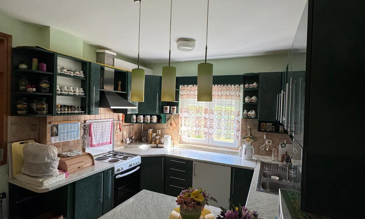 25b73c8e-ef14-44f3-acbe-82904e1121ec