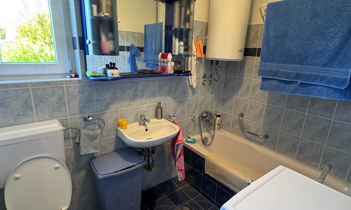 7eebe111-3a55-4d16-bb32-dc5285280df7