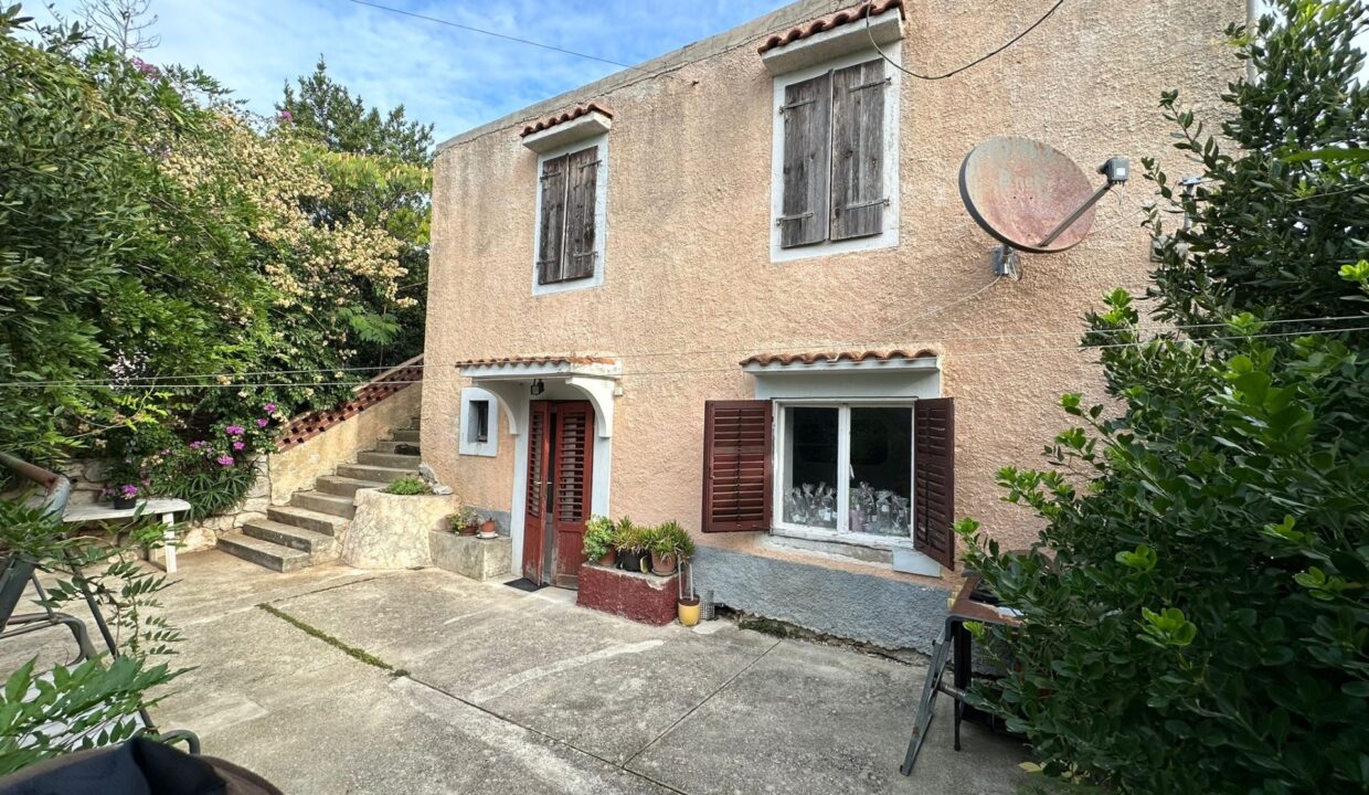 thumbnail_4f392548-64ad-4c82-b14e-bf146c4afad0